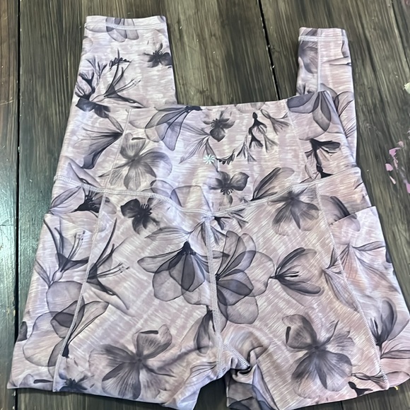 Athleta tights size medium - Picture 3 of 3